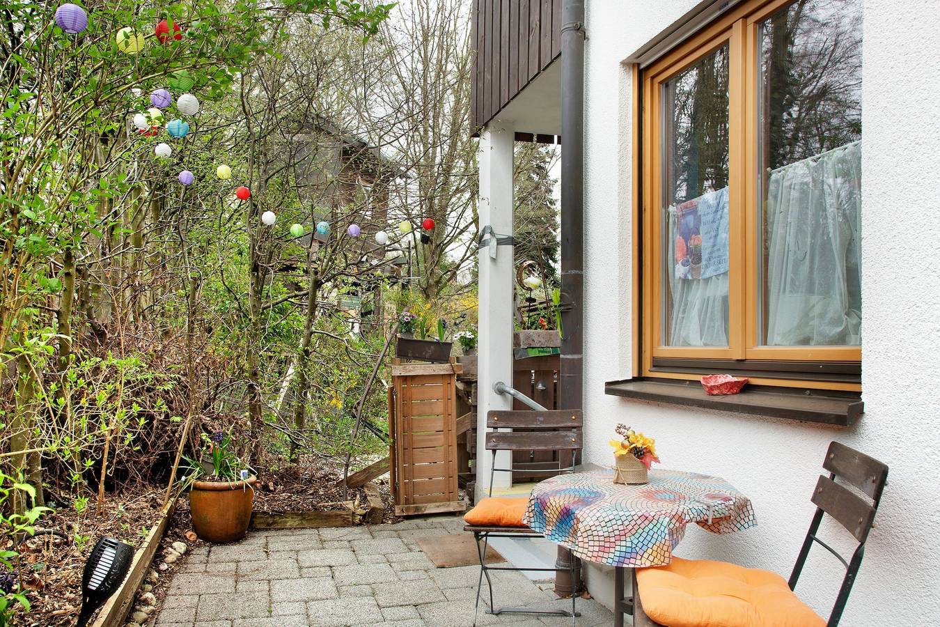 Ganzes Studio, Einzimmerapartment 'Milchtütenzimmer - Upcycling' mit Gemeinschaftsterrasse und Wlan in Grünwald, Oberbayern