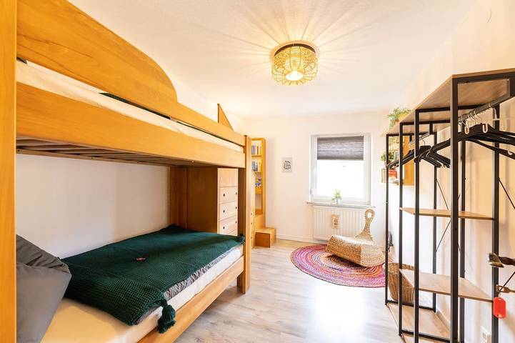Vacation home (250 m²) with 2 apartments and a garden—perfect for families and groups in Burgkunstadt, Oberes Maintal - Coburger Land