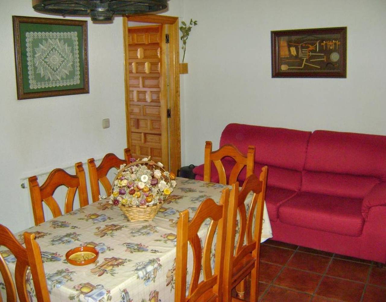 Ferienhaus 'Casa Lopez' mit Bergblick und Balkon in San Martín del Castañar, Parque Natural de Las Batuecas - Sierra de Francia