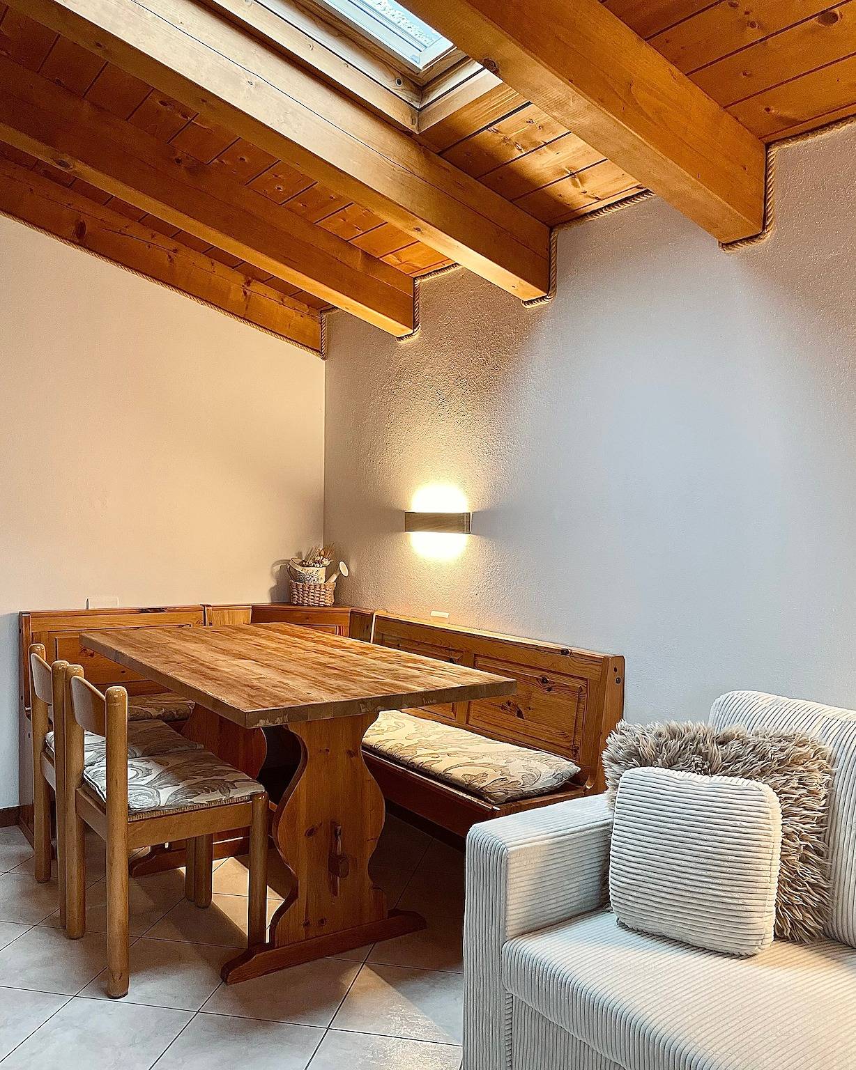 Apartamento entero, Mansarda Spadone: Ático acogedor junto al Lago de Como in Musso, Municipio de Musso