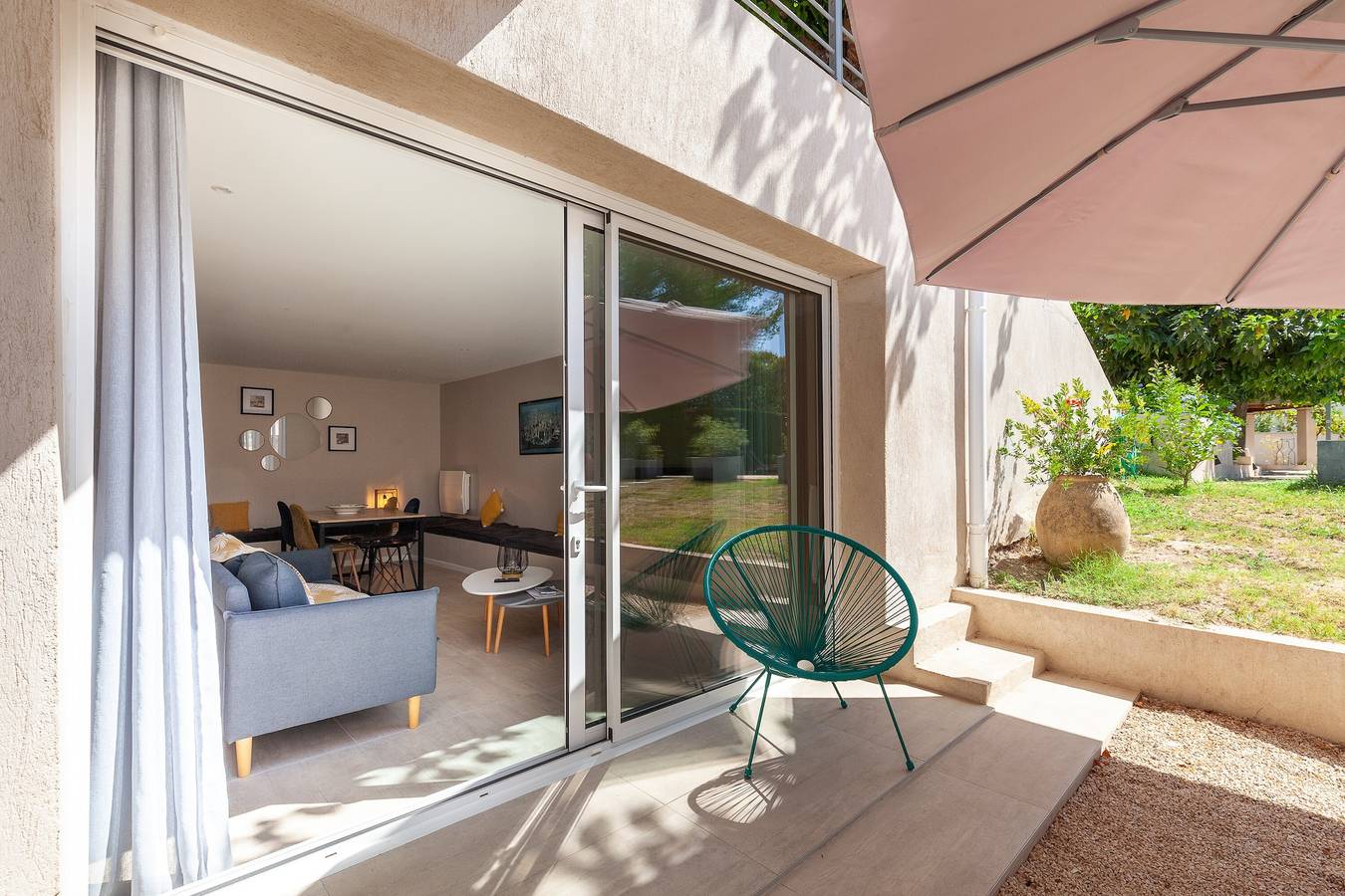 Apartamento entero, Apartamento 'Havre De Paix' con piscina compartida, terraza privada y Wi-Fi in Marsella, Marsella region
