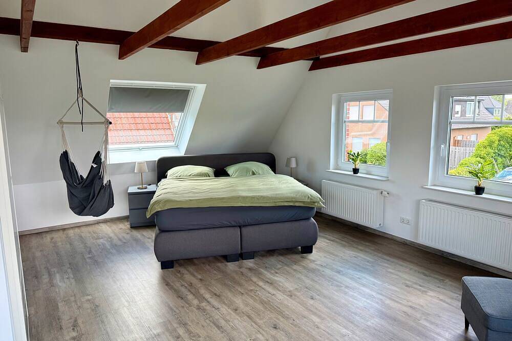 Ferienhaus 'Neeborg' mit privater Terrasse, privatem Garten und Wlan in Zetel, Metropolregion Bremen-Oldenburg