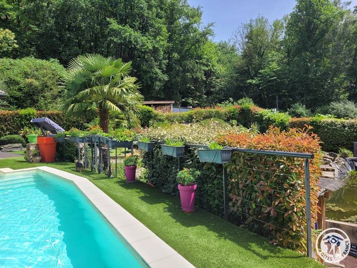 Gîte pour 2 personnes, avec piscine et jardin - 1