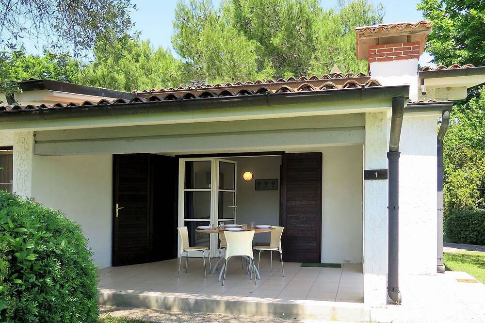 Herrliche Wohnung in einem Ferienhaus für 3 Personen mit Pool, Klimaanlage, W-Lan und Terrasse in Grado, Görz Provinz