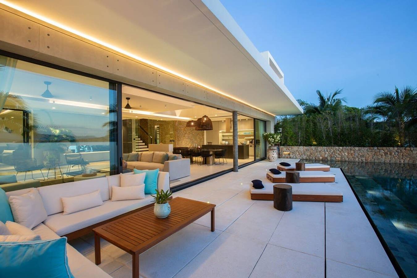 Solaris 3-bedroom Beachfront Villa in Koh Samui in Koh Samui