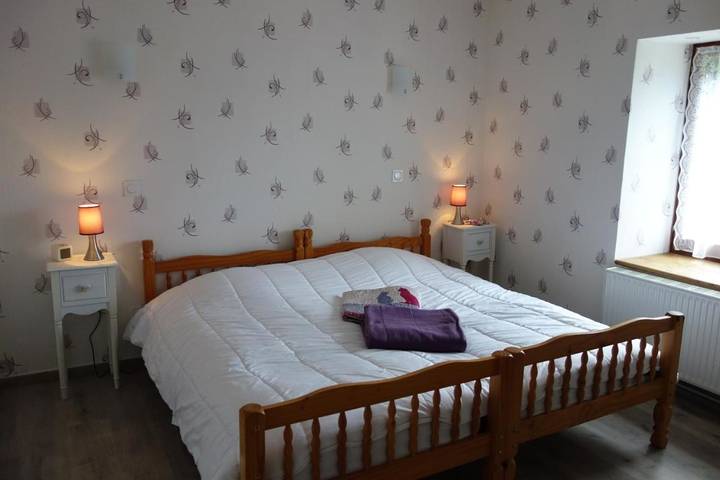 Chambre d’hôte pour 3 personnes, avec Terrasse et Vue dans Le Clerjus