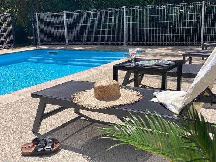 Appartement de vacances pour 4 personnes, avec jardin ainsi que terrasse et piscine, animaux acceptés