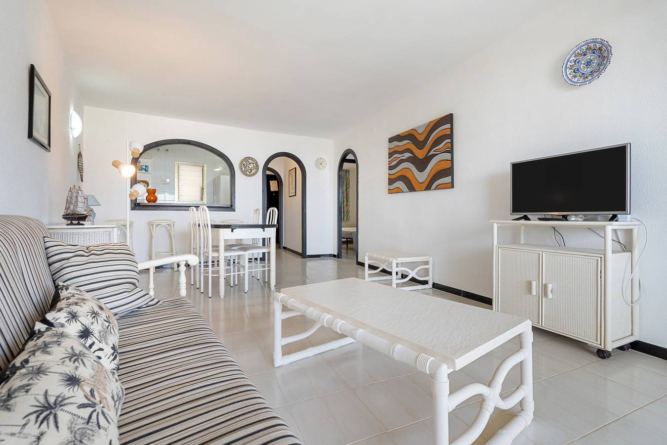 Apartamento entero, Apartamento 'Los Flamencos I' con terraza compartida, Wi-Fi y aire acondicionado in Miami Playa, Costa Dorada