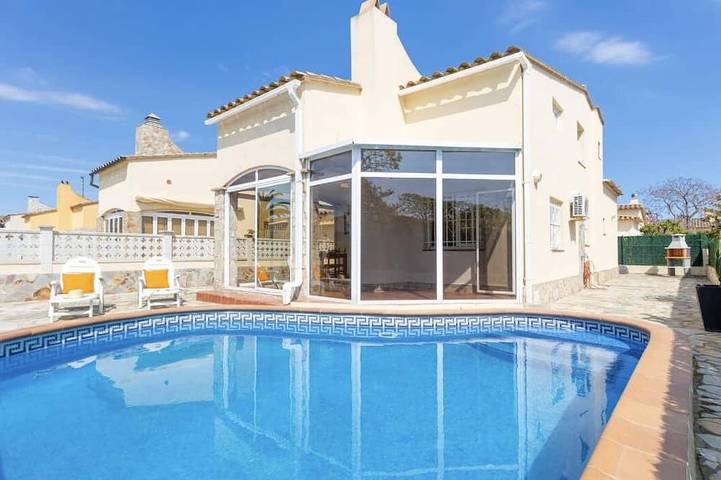 Ferienhaus für 8 Personen, mit Pool in Sant Pere Pescador