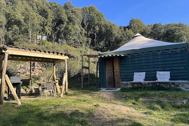 Cottage for 2 people, with garden, with pets in Corsica