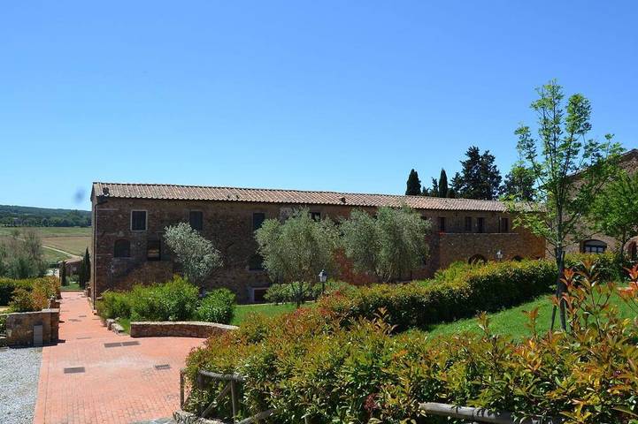 Elegante appartamento per 3 persone con piscina, A/C, TV e vista panoramica in Campiglia Marittima, Costa degli Etruschi