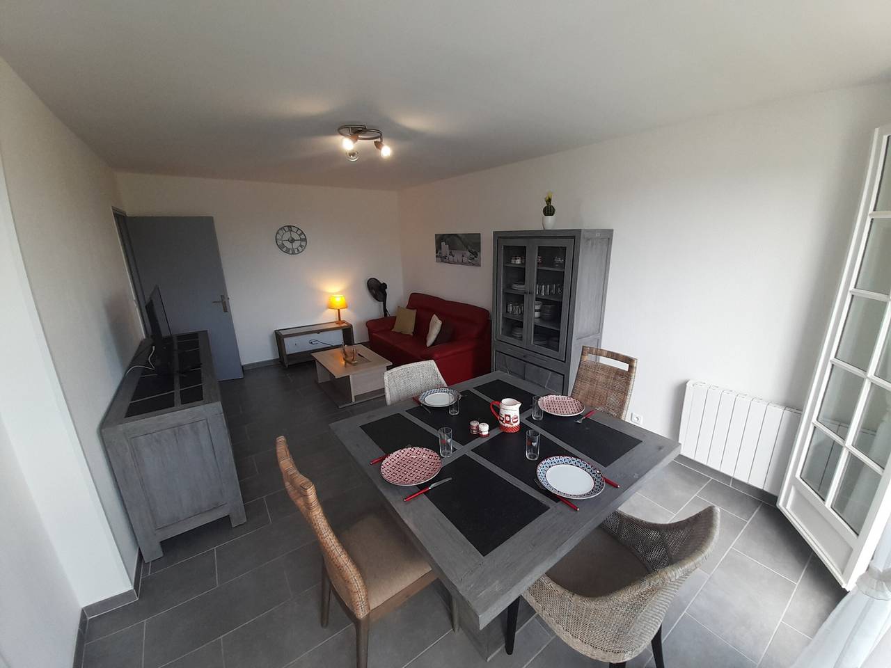 Apartamento entero, Luminoso T2 con Wi-Fi en el centro de La Roche-Posay in La Roche-Posay, Vienne