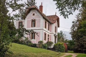 Location de vacances pour 13 personnes, avec jardin à Chissey-en-Morvan