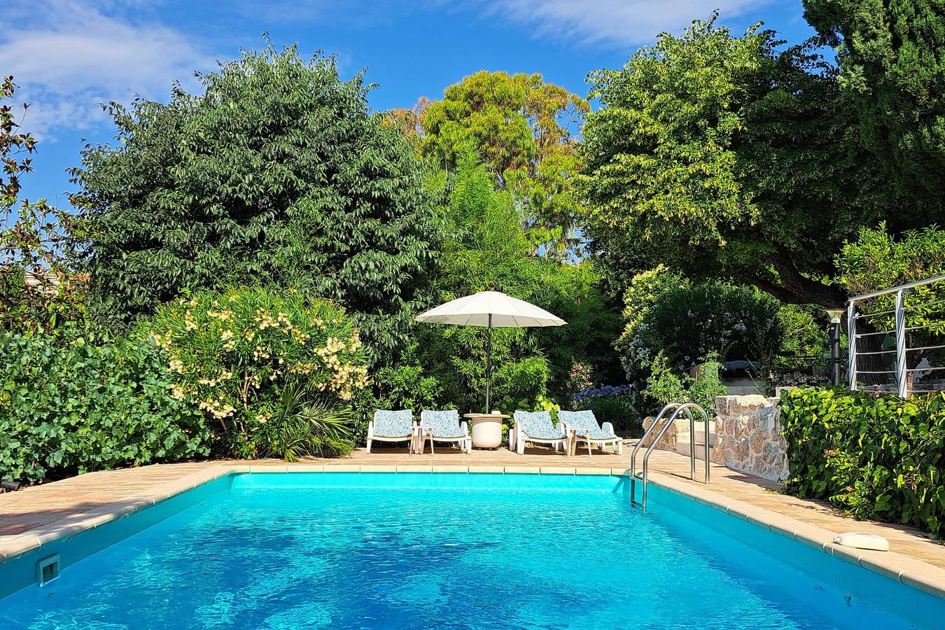 Appartement de vacances entier, Chambre d’hôte avec vue & piscine – Bastide de Marie, Grasse in Grasse, Côte méditerranéenne (France)