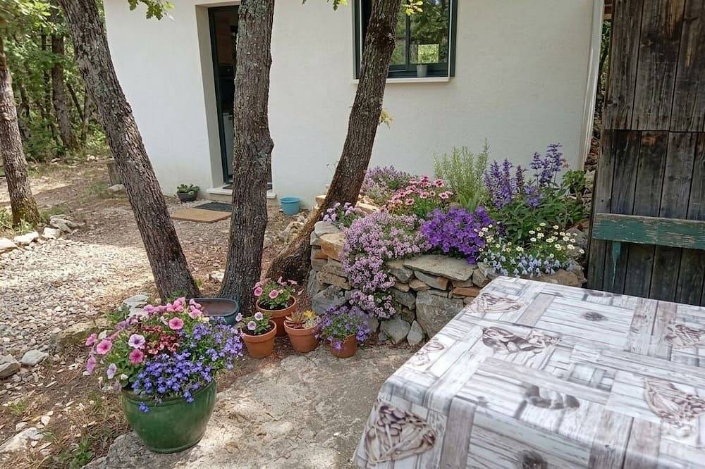 Entire apartment, A little slice of paradise, nestled in the woods (Ste Baume, Canal de Provence, ... in Rougiers, Brignoles region