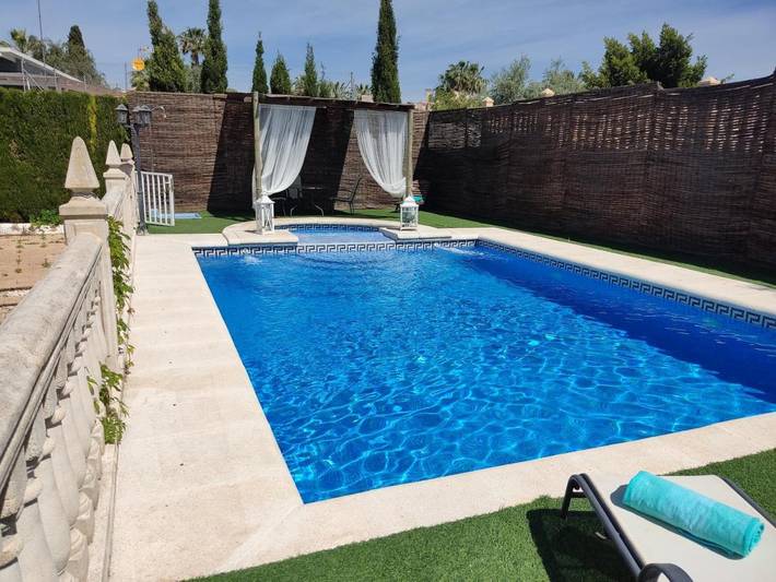 Villa pour 9 personnes, avec Terrasse et Jardin ainsi que Piscine et Vue à Elche