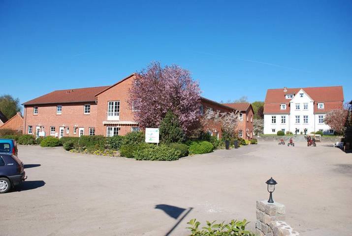 Ferienwohnung für 4 Personen, mit Terrasse und Garten sowie Sauna und Ausblick in Eutin