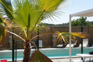 Location de vacances pour 8 personnes, avec jardin ainsi que jacuzzi et sauna à Sainte-Anastasie