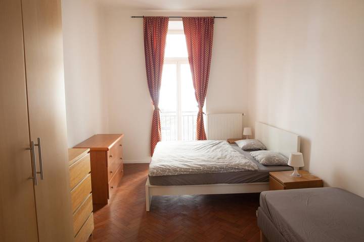 Ferienwohnung für 9 Personen, mit Balkon in Prag