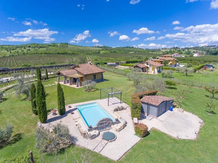 Villa per 5 persone, con Terrazza e Giardino nonché Piscina a Sutri