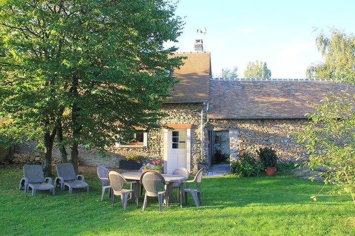 Gîte pour 6 personnes, avec jacuzzi et jardin à Houlbec-Cocherel