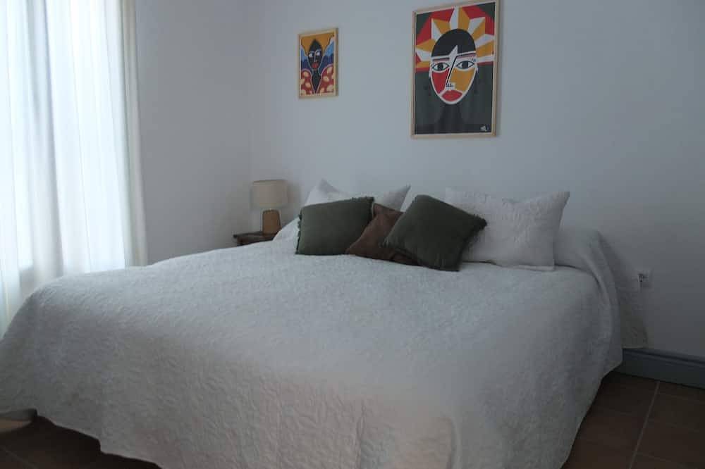 Typical cortijo near Cordoba in the heart of the Andalusian countryside in La Carlota, Provincia de Córdoba