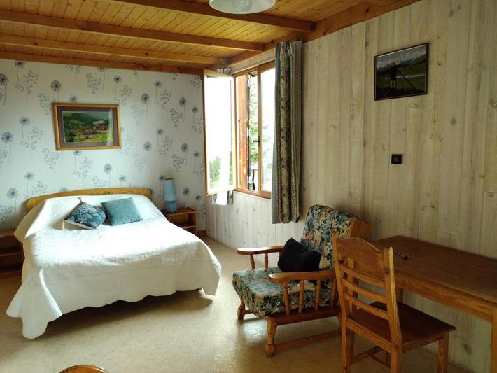 Location de vacances pour 3 personnes, avec jardin et vue sur le lac ainsi que terrasse et vue à Embrun - 3