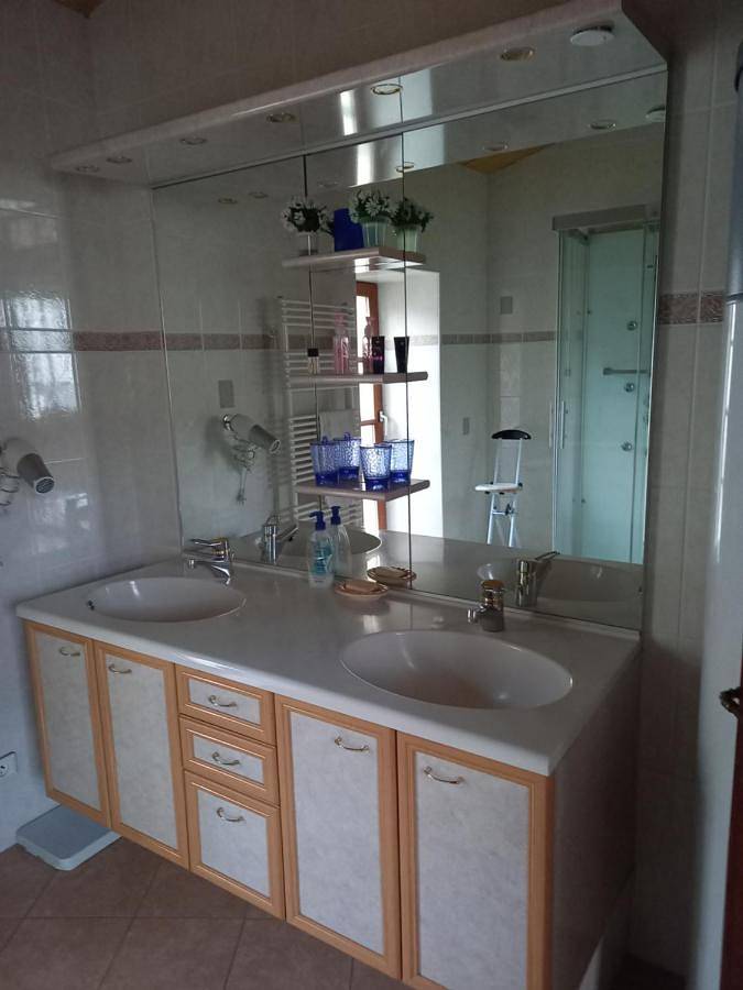 Location de vacances pour 6 personnes, avec jacuzzi et terrasse, animaux acceptés à Saint-Angeau - 2