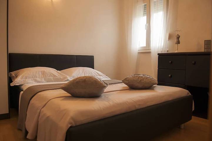 Appartamento intero, Longin Lamljana- Two bedroom apartment with seaview balcony in Calli Croazia, Isola di Ugljan