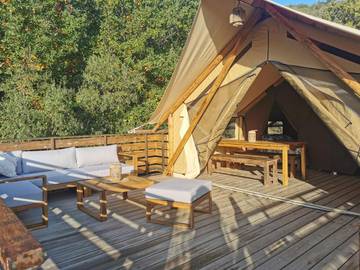 Tente pour 5 personnes, avec terrasse ainsi que jardin et vue dans les Pyrénées-Orientales