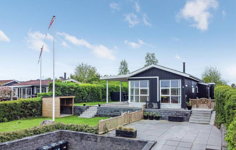 Ferieudlejning for 6 personer, med terrasse og have i Kerteminde