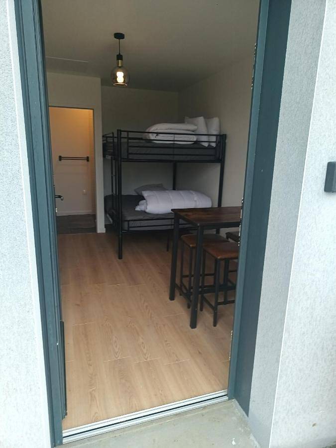 Gîte pour 4 personnes, avec terrasse ainsi que jardin et vue à La Verrie - 3