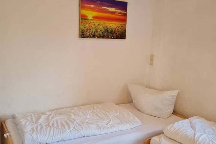 Cottage für 7 Personen, mit Terrasse und Garten in Middelhagen - 4