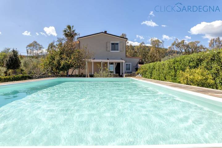 Villa con piscina per 8 persone, con piscina e giardino ad Alghero