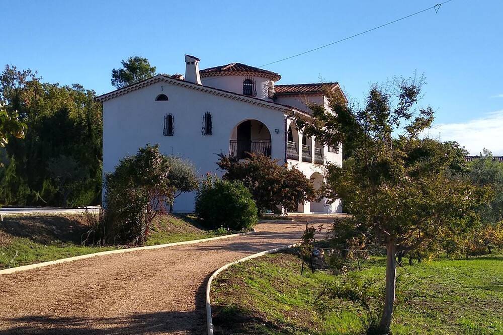 Villa pour 8 Personnes dans Montauroux, Région de Draguignan