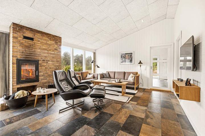 Luxusferienhaus mit Aktivitätsraum und Whirlpool in Henne, Filsø See