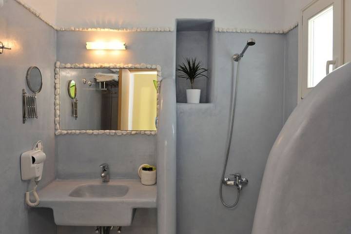 Location de vacances pour 6 personnes, avec piscine et jardin ainsi que balcon et vue sur l’océan dans Náoussa - 2