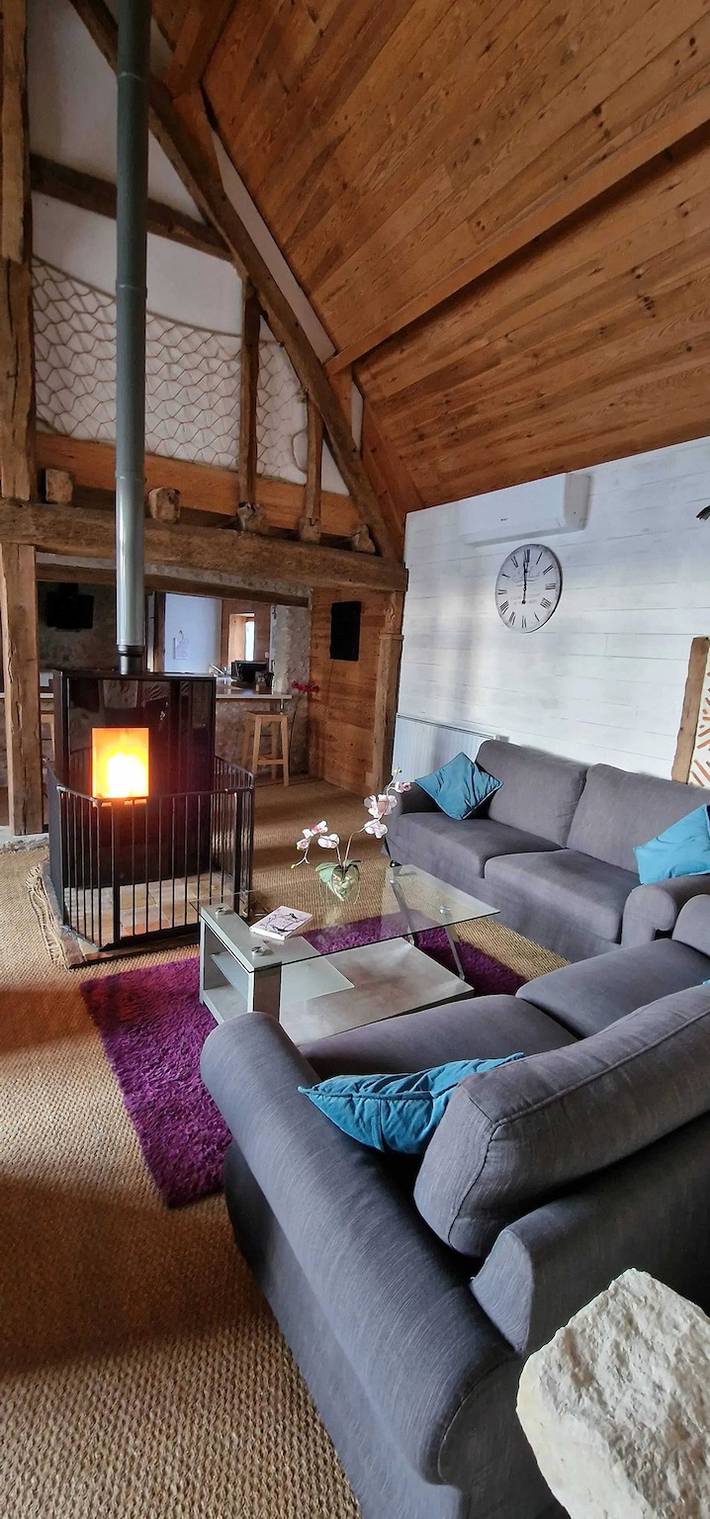 Location de vacances pour 15 personnes, avec piscine et terrasse à Mosnes - 2