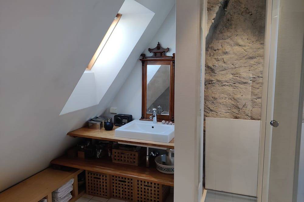 Charming townhouse with large private garden, in central Oslo in Nordre Aker, Oslo