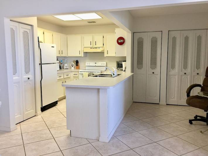 Vacation rental for 4 people, with hot tub and pool as well as balcony in Cocoa Beach