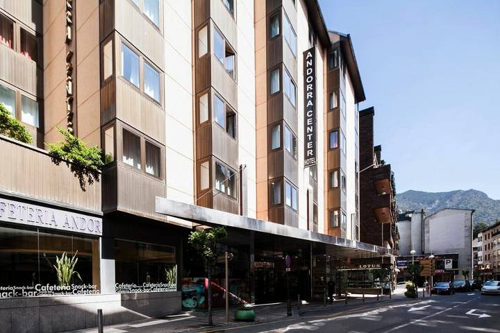 Hotel para 2 personas, con terraza además de piscina y sauna - 1