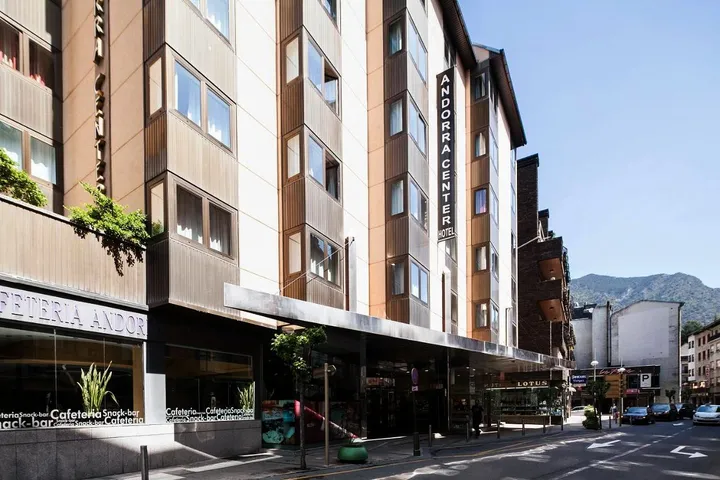 Hotel para 2 personas, con piscina además de terraza y sauna - 1