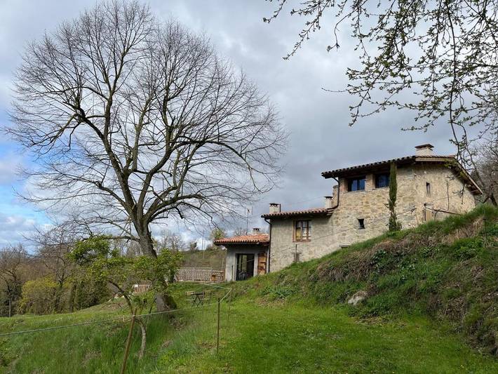 Casa rural con piscina para 9 personas, con balcón además de piscina y vistas en Osona - 2