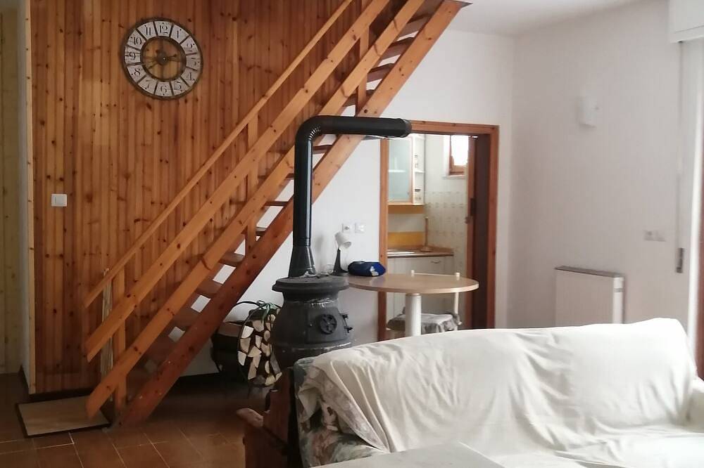 Vacation Home In Liguria, Alta Val Di Vara. Suitable For Families With Children. in Varese Ligure, La Spezia Provinz