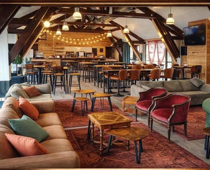 Appart’hôtel pour 5 personnes, avec vue et jardin ainsi que piscine et terrasse, animaux acceptés