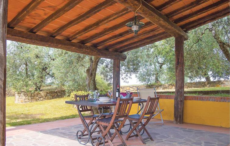 Location de vacances pour 3 personnes, avec terrasse ainsi que piscine et jardin à Vinci - 2