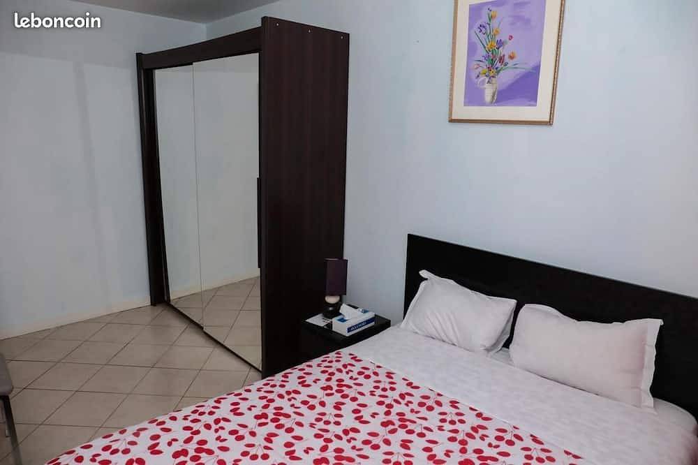 Guest Room  in Villeneuve-Saint-Georges, Valle del Marne