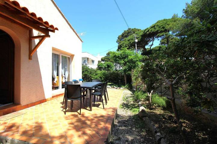 Location de vacances pour 6 personnes, avec jardin dans Plage Des Pesquiers Hyeres