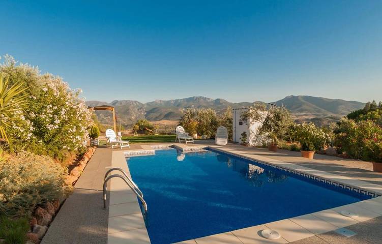 Casa rural para 6 personas, con Terraza además de Jardín y Piscina en Algodonales