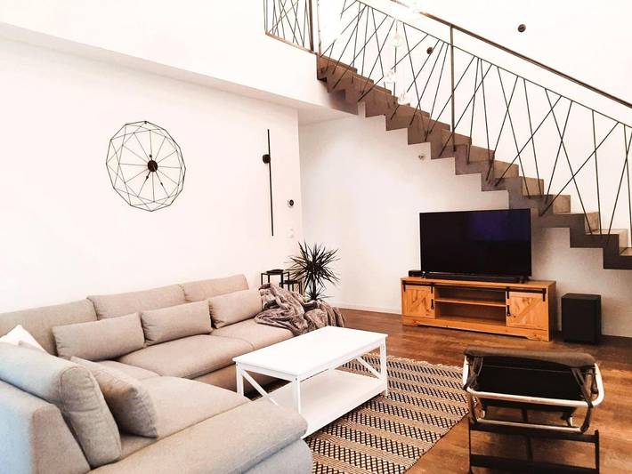 Location de vacances pour 7 personnes, avec Balcon ainsi que Terrasse et Jardin à L'Houmeau - 2